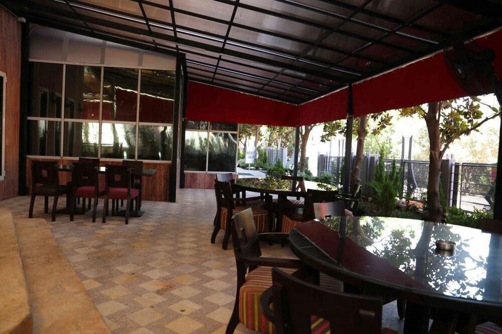 Doll’s Hotel By Voodoo Jounieh Buitenkant foto